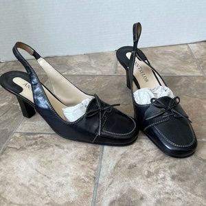 Sling-back black pumps ( brand new)